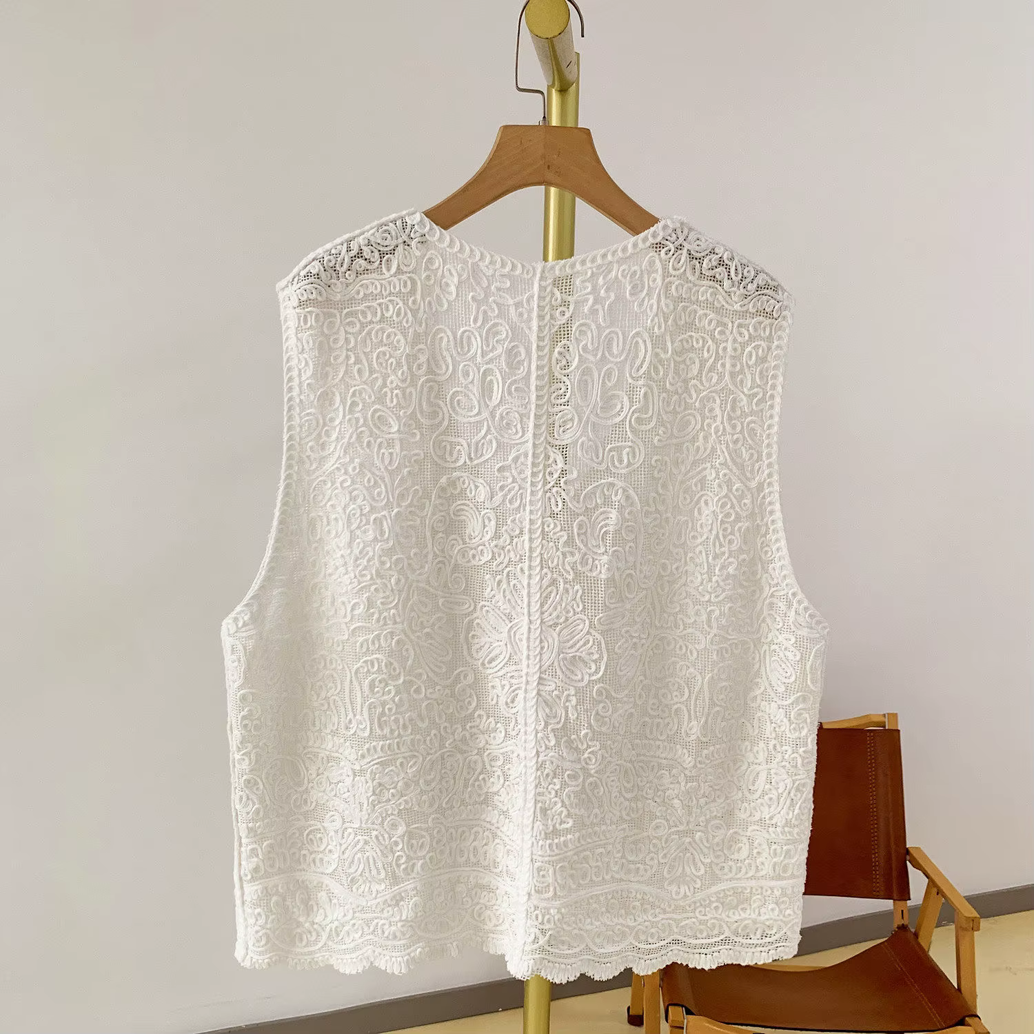 Gilet en crochet à nouer devant pour femme