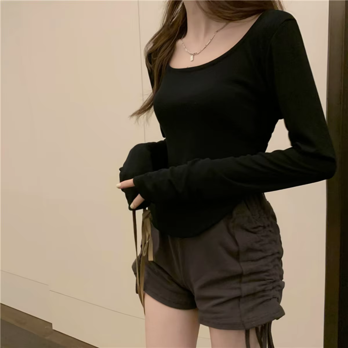 T-shirt à manches longues et col carré pour femme, printemps automne, nouveau, ourlet irrégulier, haut décontracté mince, chemises unies, nouveau streetwear coréen