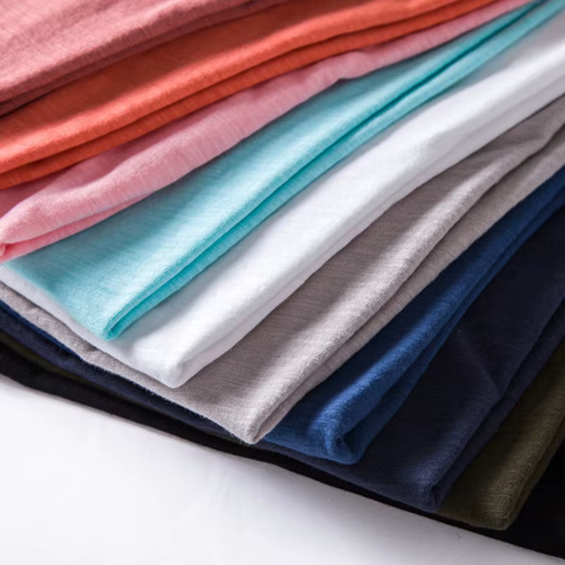10 couleurs 100% coton hommes T-shirt col en v Design de mode coupe ajustée solide T-shirts hommes hauts T-shirts à manches courtes T-shirt pour hommes