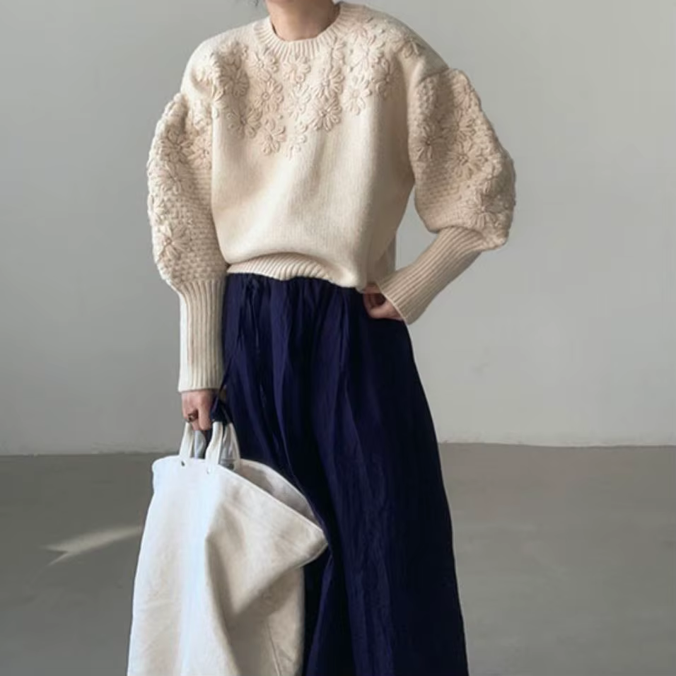 Pull surdimensionné coréen brodé de marguerites 3D