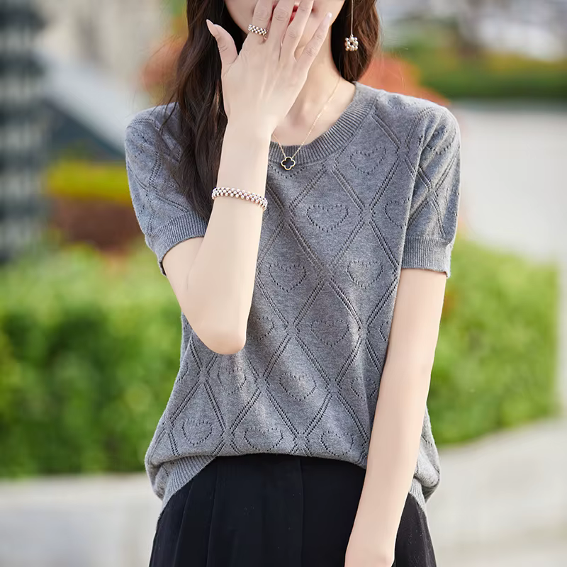 Pull à manches courtes et col rond pour femme