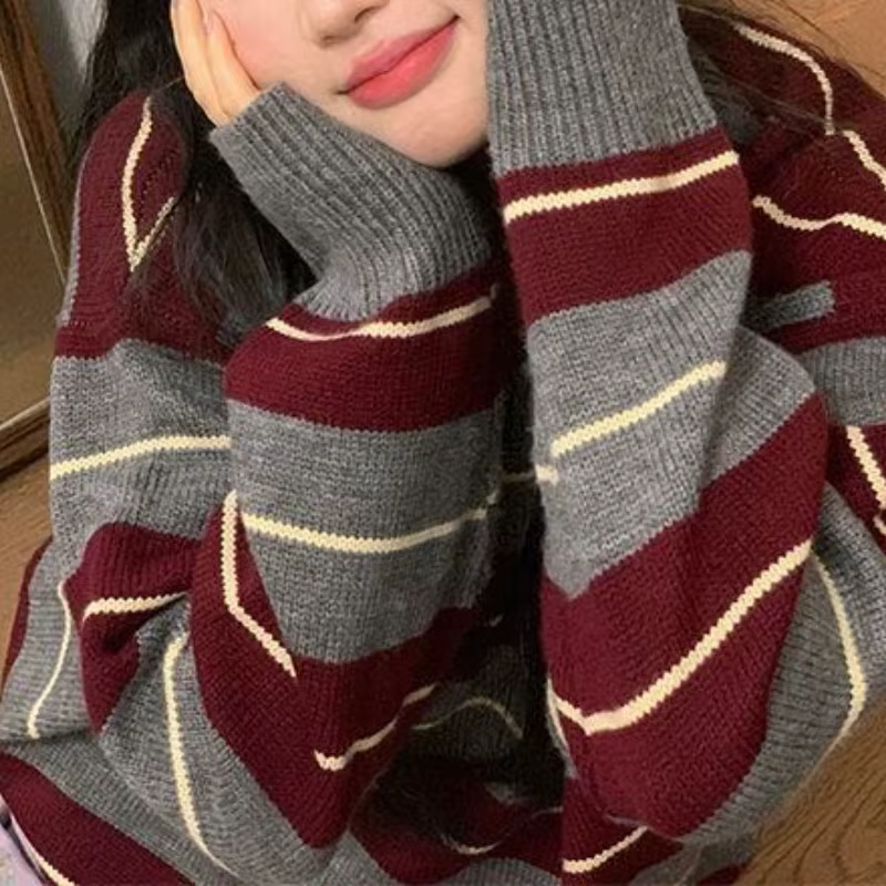 Cette année, le pull rétro ample rayé au look paresseux et haut de gamme pour femme