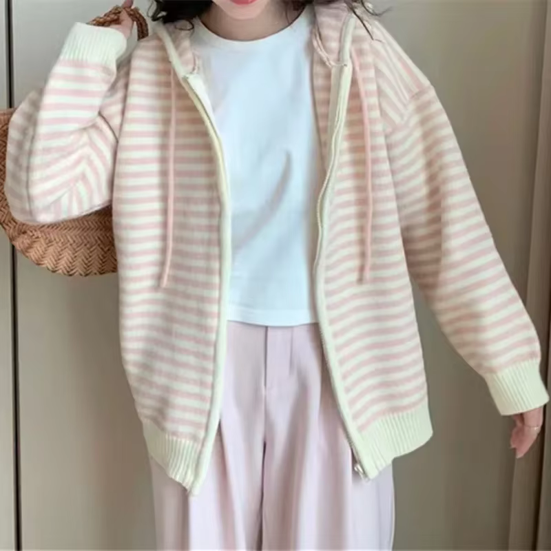 Cardigan en tricot rayé