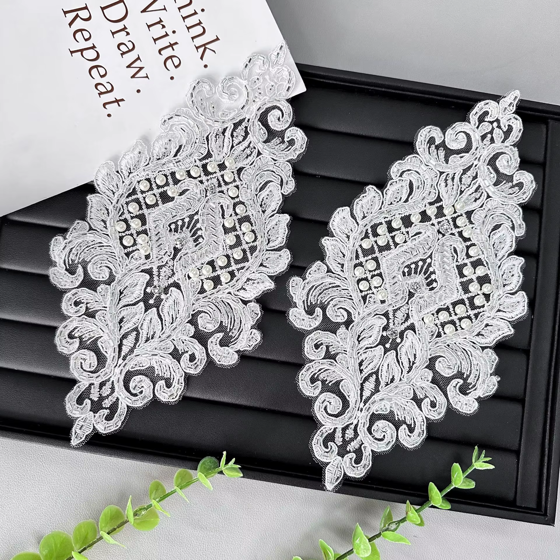 Applique brodée à la main en perles, broderie perlée sur maille, accessoires de tissu pour vêtements, applique