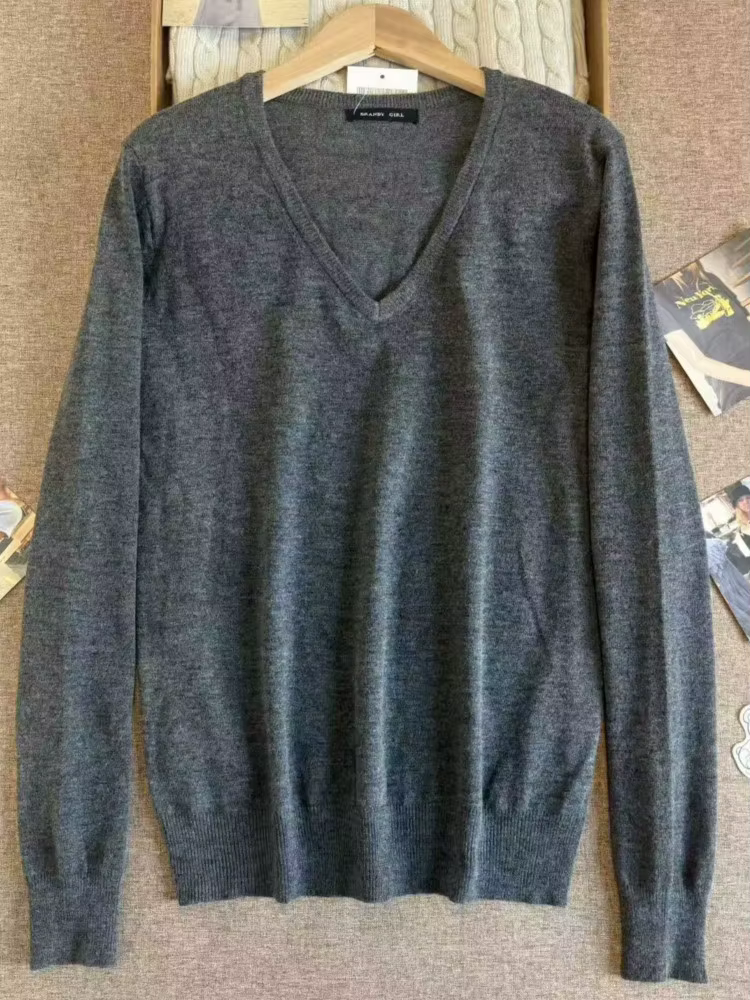 Pull gris à col en V pour femme, style streetwear vintage chic Y2K, automne-hiver, confortable et élégant, tricoté en coton et élasthanne, idéal pour toutes les occasions
