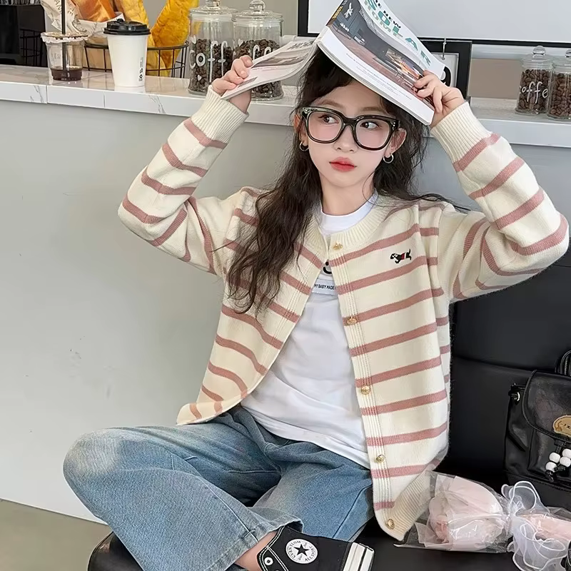 Cardigan à rayures au crochet pour enfants, tricots élégants, pull décontracté pour bébé, haute qualité, nouveau, printemps