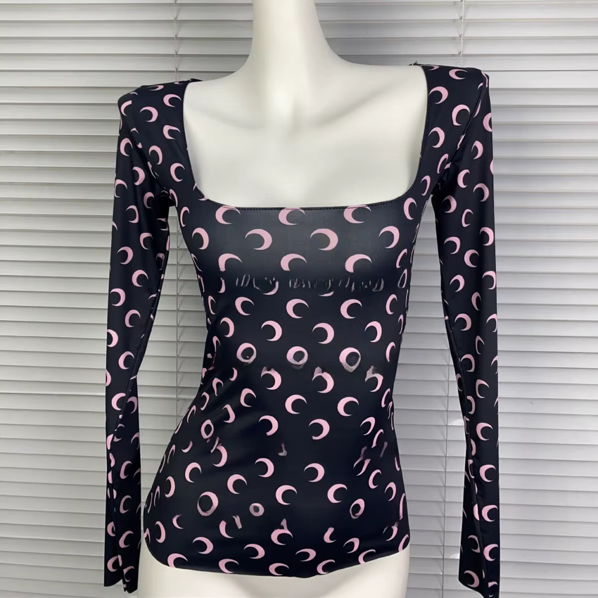 T-shirt à col carré imprimé lune pour femme, mode européenne et américaine, décontracté d'été, à manches longues, coupe ajustée, élastique et polyvalent