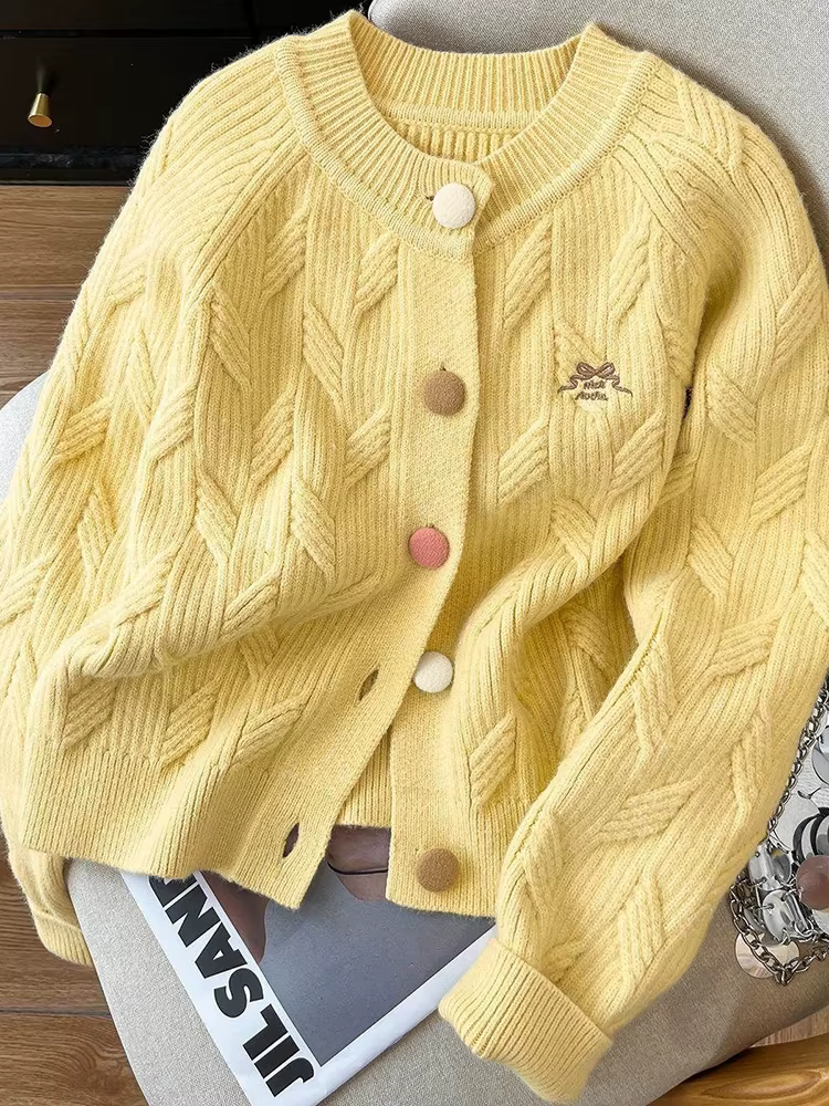 Cardigan jaune doux pour femmes