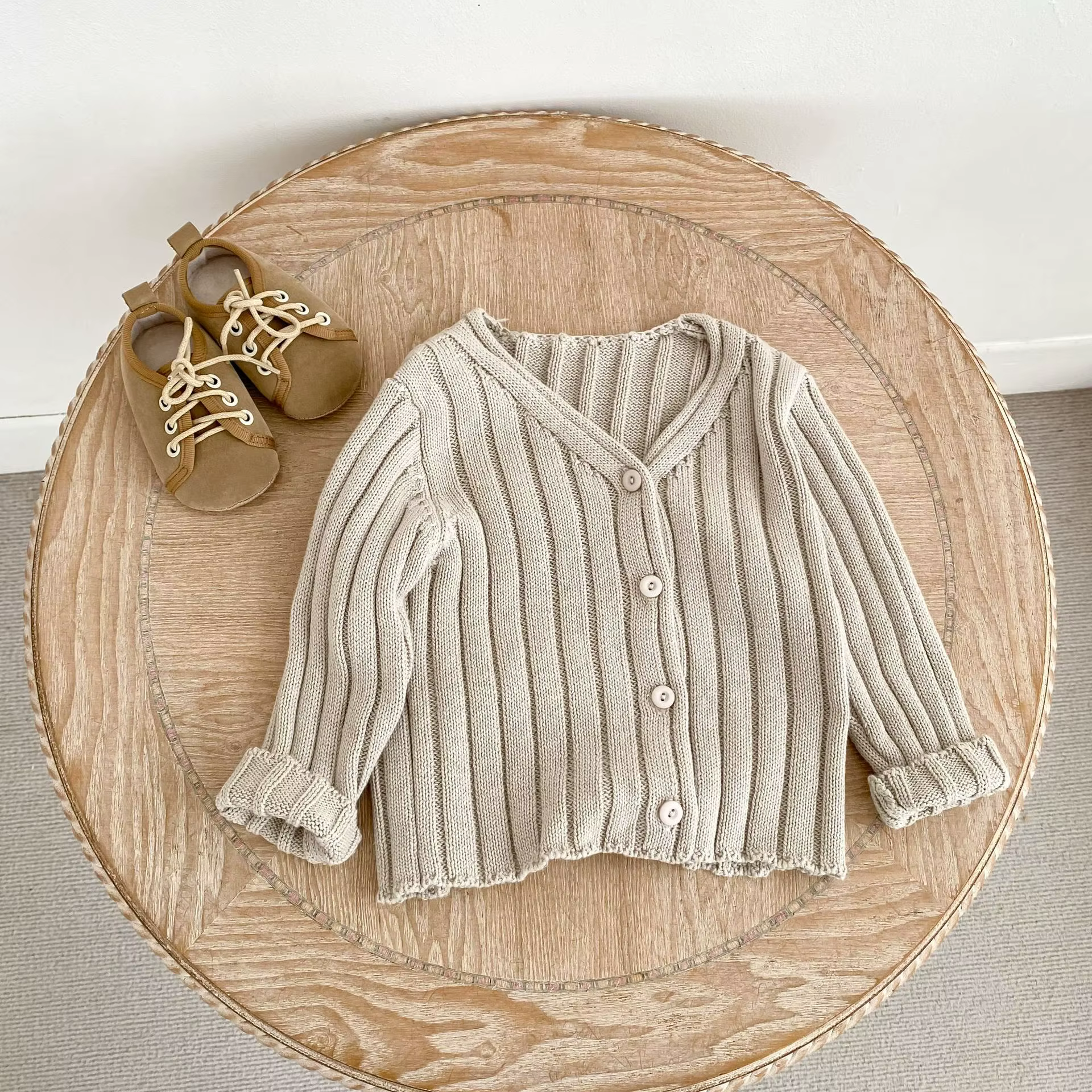 Pull pour filles, nouvelle collection printemps-automne 2026, vêtements pour enfants, style coréen, cardigan en tricot côtelé de couleur unie pour bébé fille