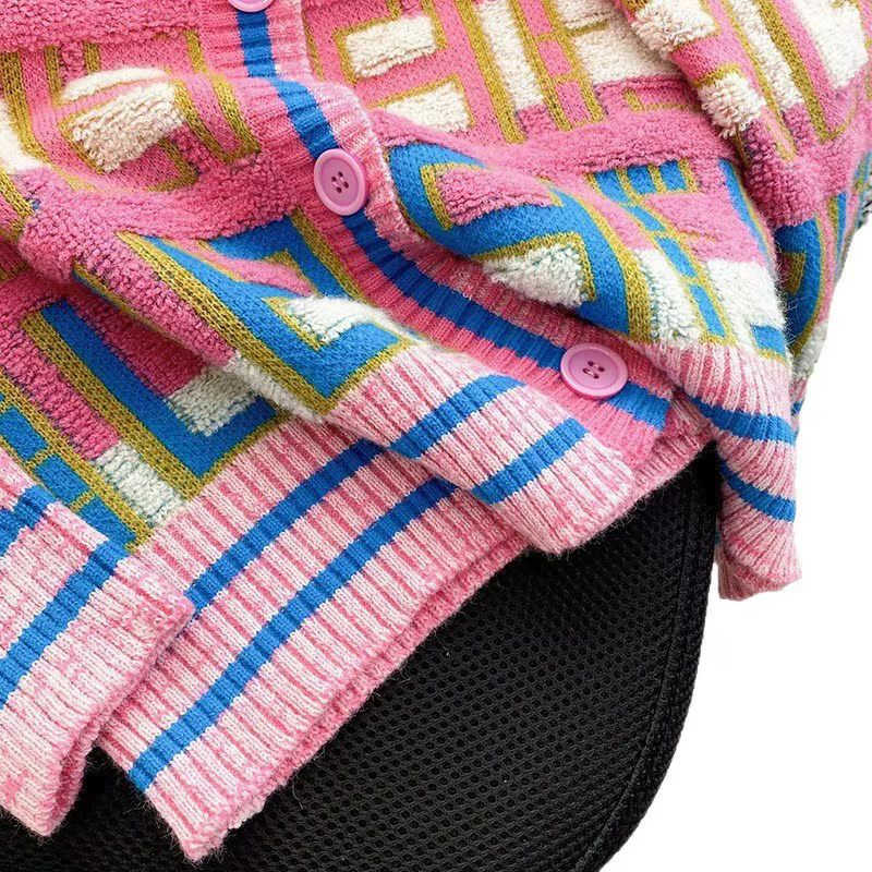 Pull en tricot arc-en-ciel à col en v pour femme