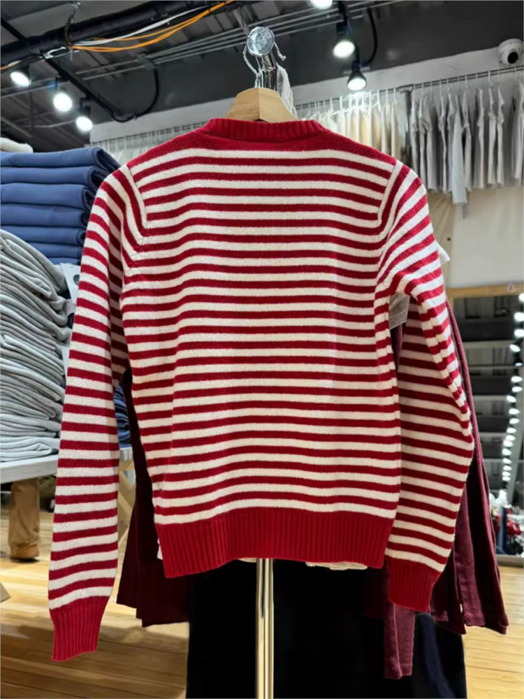 Pull cardigan rayé rouge doux pour femme