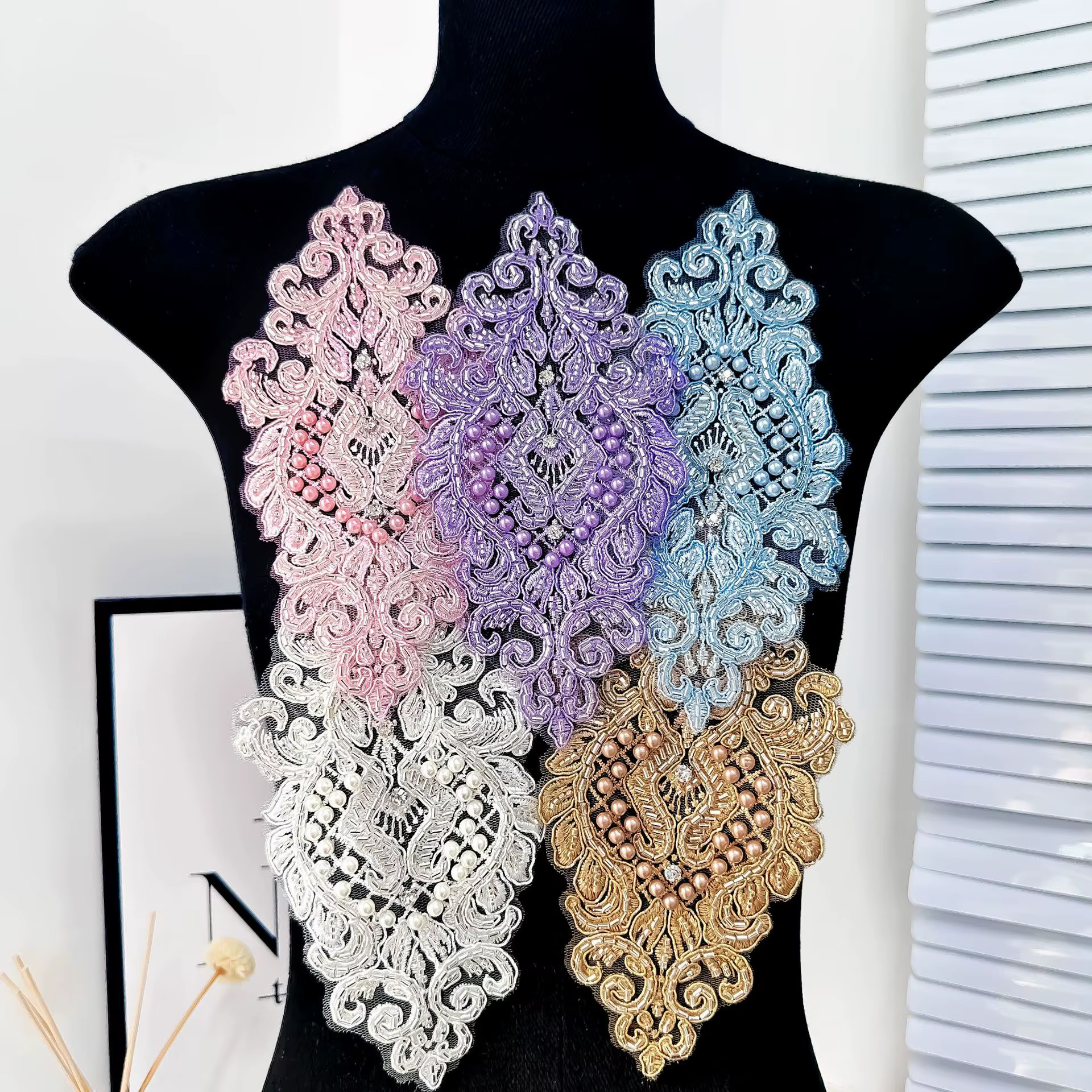 Applique brodée à la main en perles, broderie perlée sur maille, accessoires de tissu pour vêtements, applique