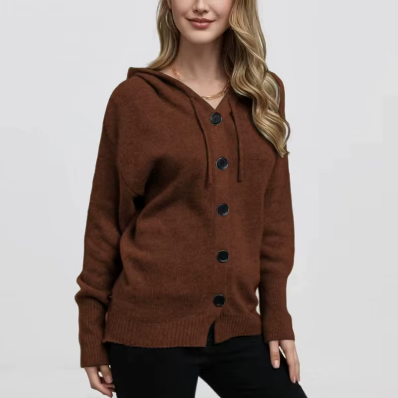 Pull tricoté à col en V et à capuche