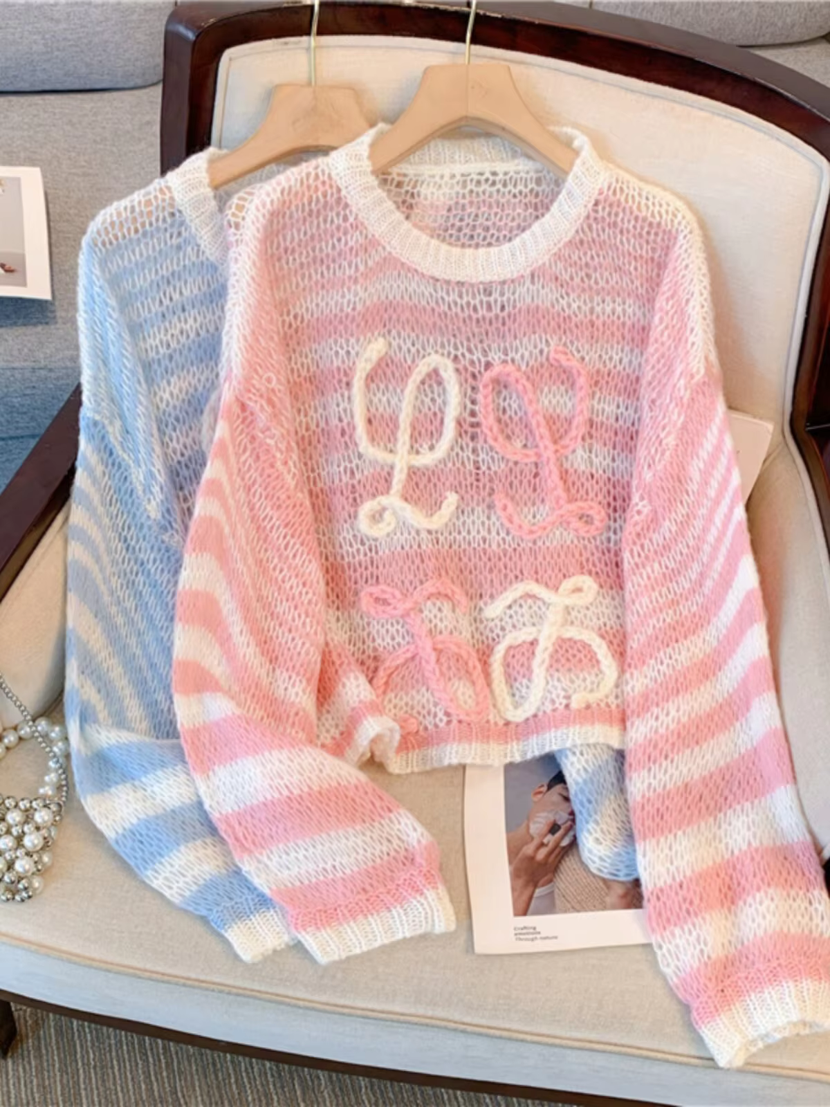 Pull à col rond brodé pour femme