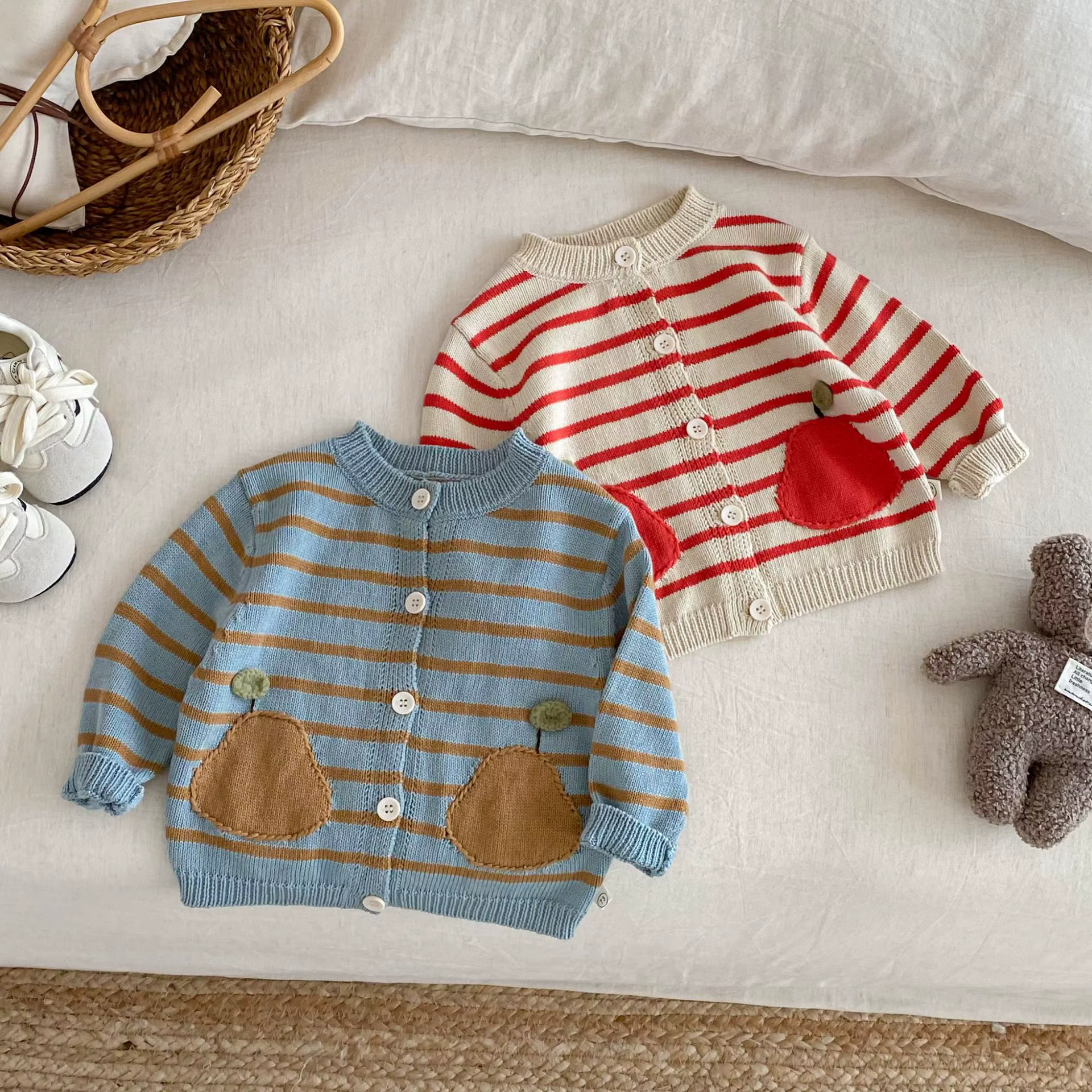 Enfants tricoté Cardigan 2025 automne coréen mignon filles rayé chandails manteau bébé garçons tricots de style décontracté pull Cardigans