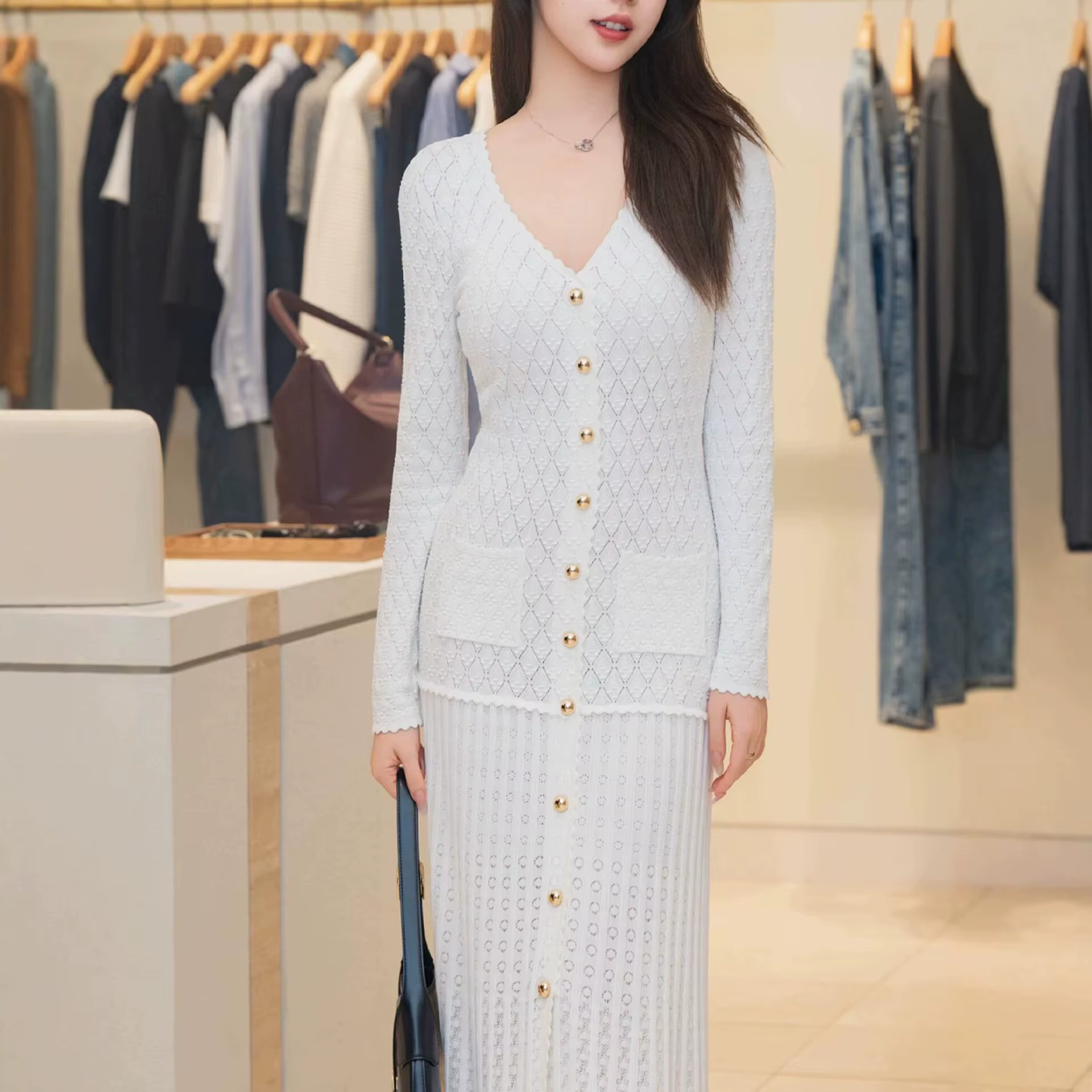 Robe élégante en tricot à col en V ajouré pour femme