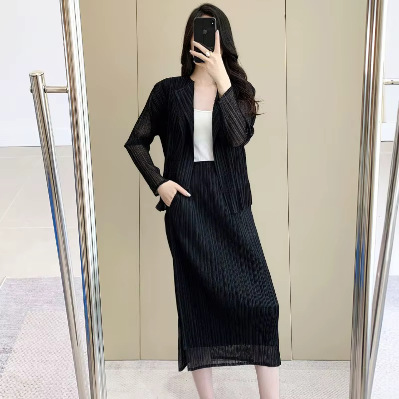 Ensemble plissé Miyake : Cardigan double épaisseur en maille à manches longues anti-UV et jupe élastique simple sans repassage – Collection été 2026 pour femme