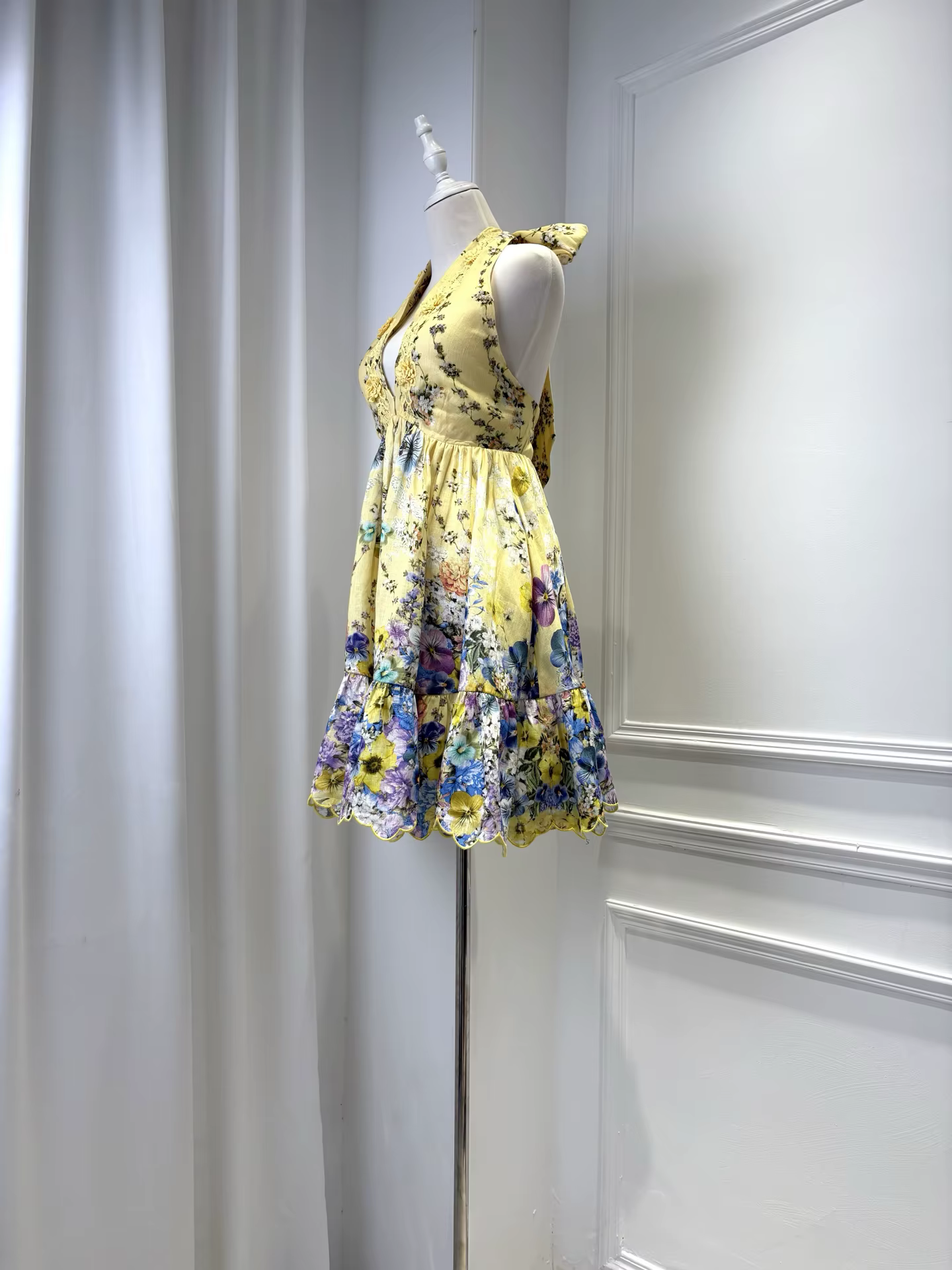 Robe Courte Femme en Lin Brodé Floral