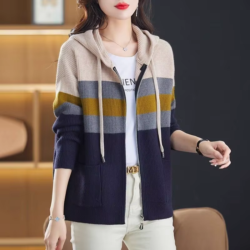 Cardigan rayé à capuche pour femmes
