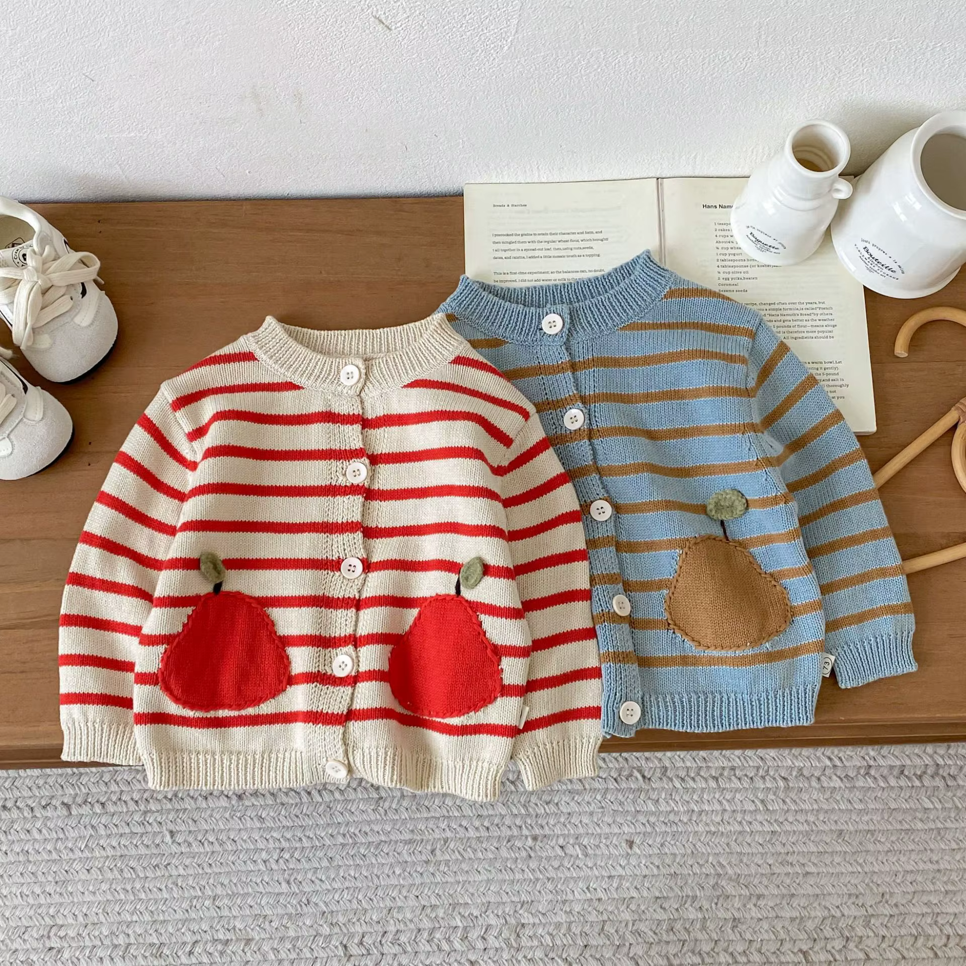 Enfants tricoté Cardigan 2025 automne coréen mignon filles rayé chandails manteau bébé garçons tricots de style décontracté pull Cardigans