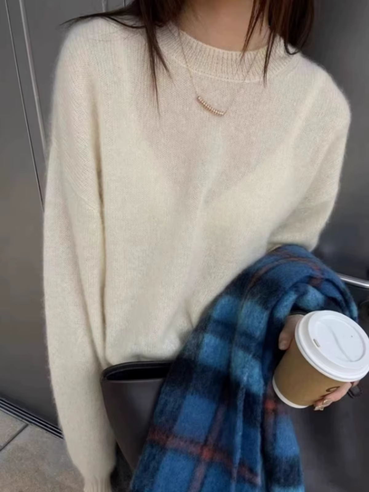 Pull à col roulé en pur cachemire pour femme, coupe ample, saison automne-hiver, confort luxueux et élégant à offrir pour les occasions spéciales