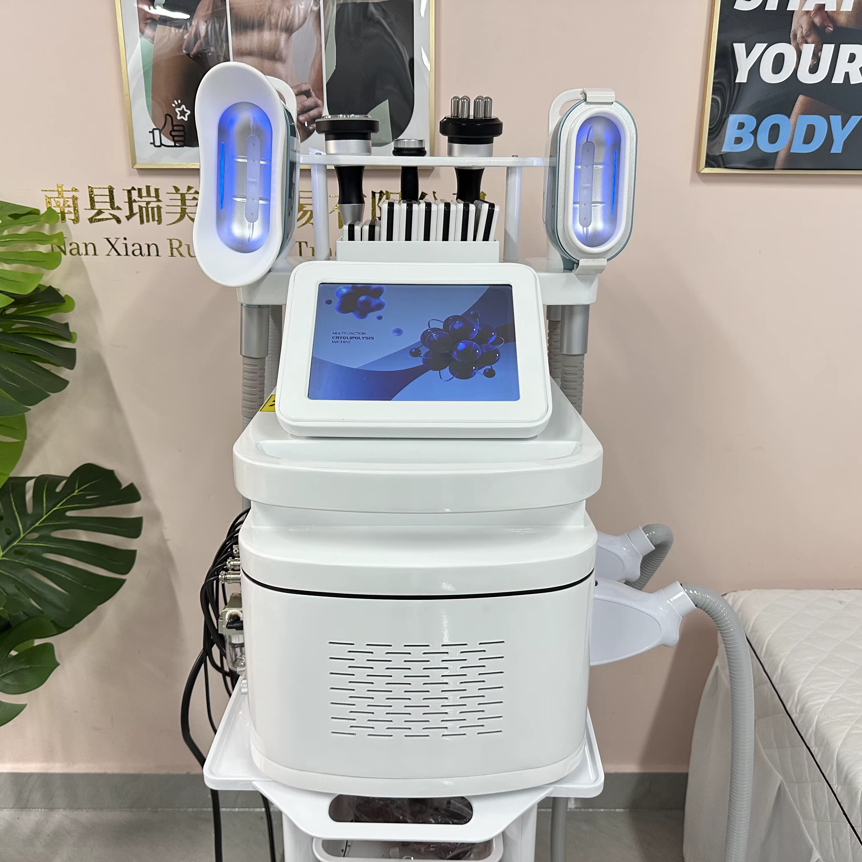360 °   Contouring corporel par cryolipolyse pour une réduction efficace de la graisse et de la cellulite grâce à la technologie de cavitation sous vide