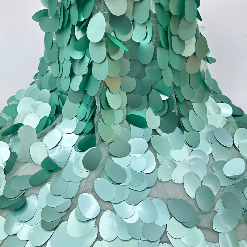 Tissu brodé à sequins et grosses perles en maille de 60 mm pour robe, costume de spectacle, design de vêtements, DIY au mètre, matériel de couture