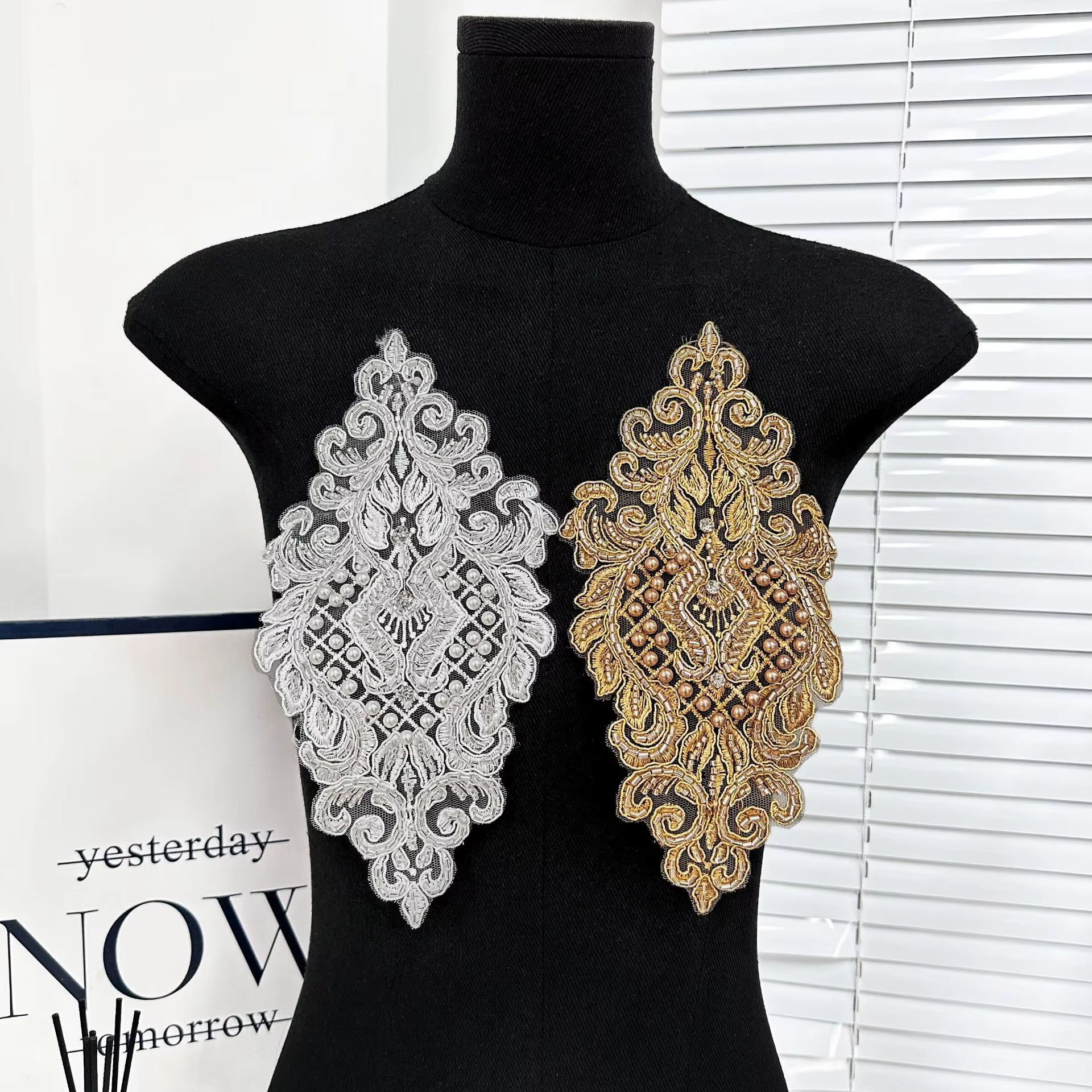 Applique brodée à la main en perles, broderie perlée sur maille, accessoires de tissu pour vêtements, applique