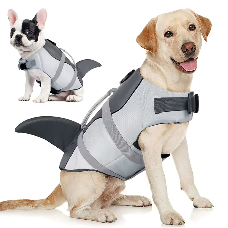 Gilet de sauvetage de style requin pour chien, vêtements imperméables et confortables, adaptés à la marche des chiens et à l'entraînement des chiens, fournitures pour animaux de compagnie