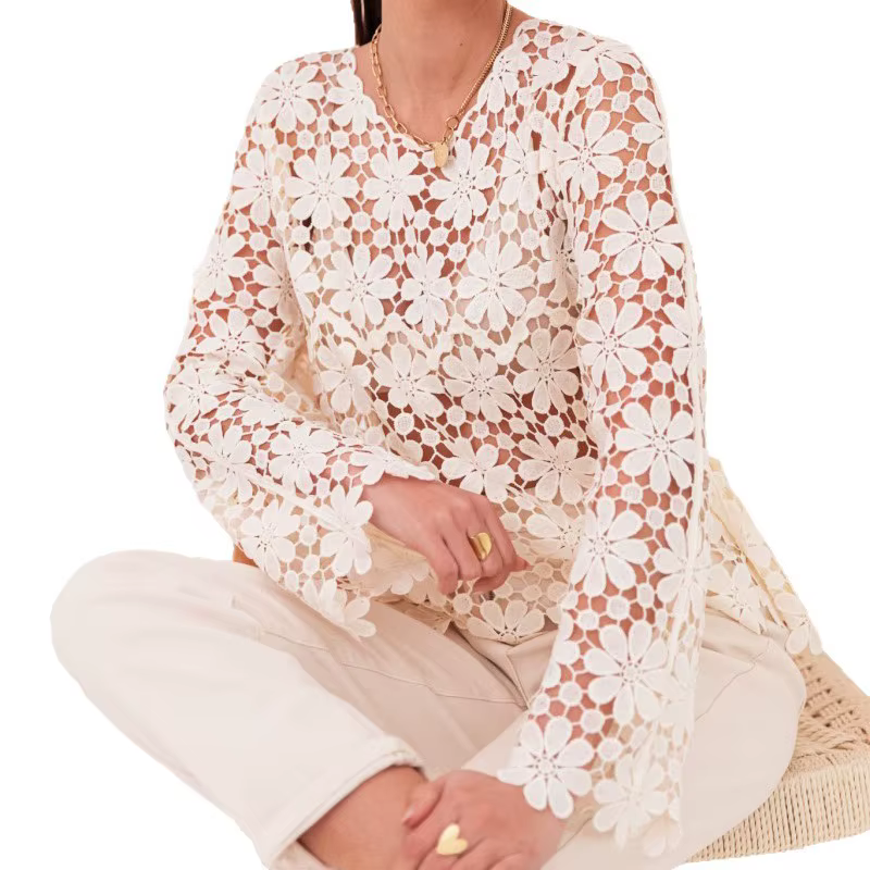 Pull en maille ajourée à motif floral pour femme