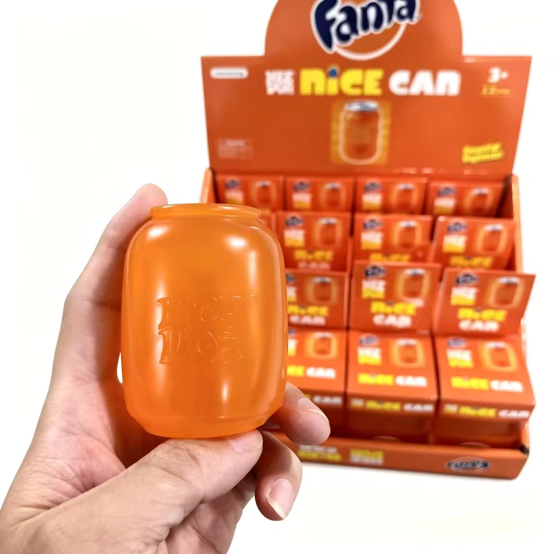 Nouveaux jouets à presser en forme de canette de cola, anti-stress, rebondissants, pour décoration de bureau et présentation quotidienne