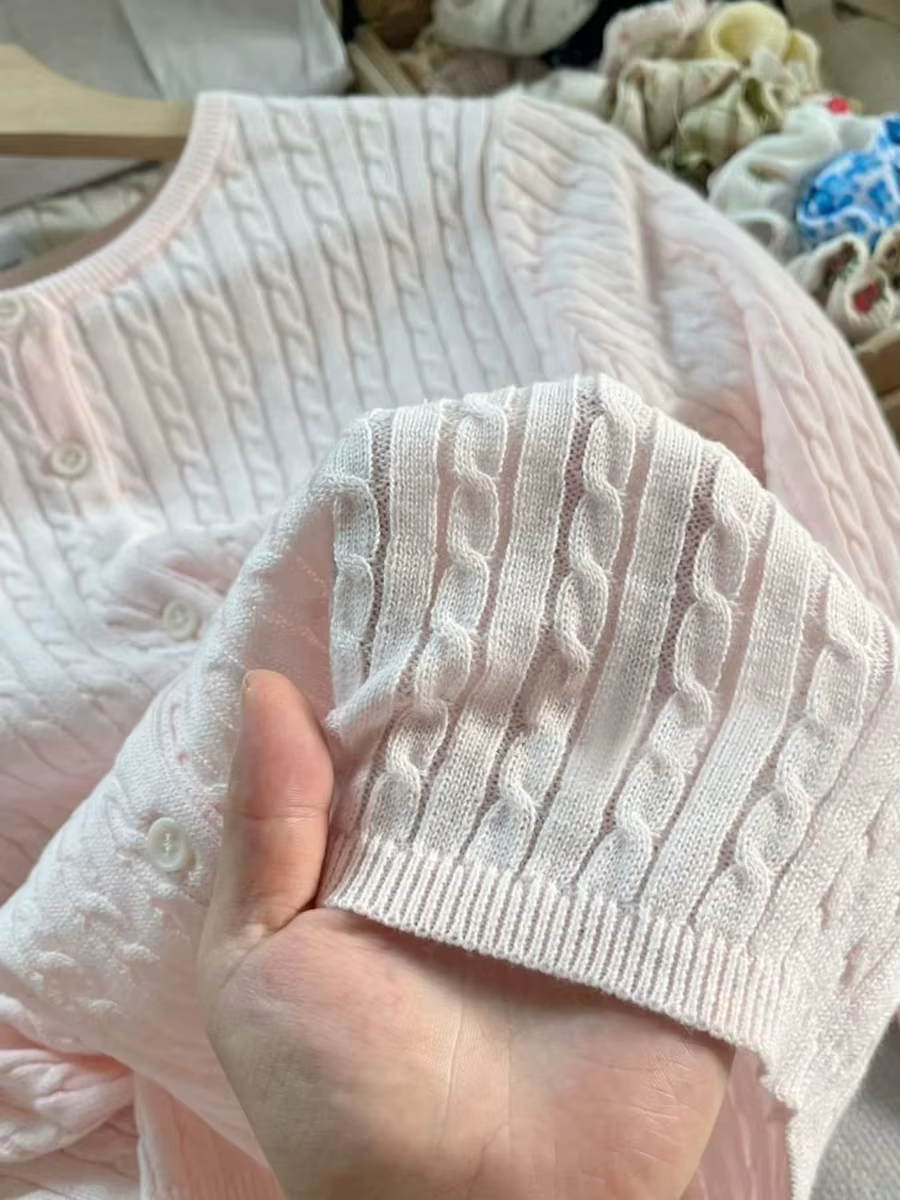 Cardigan tricoté à manches longues en coton torsadé rose pour femmes