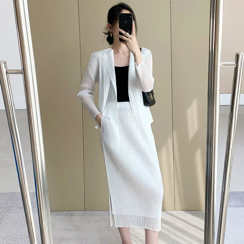 Ensemble plissé Miyake : Cardigan double épaisseur en maille à manches longues anti-UV et jupe élastique simple sans repassage – Collection été 2026 pour femme