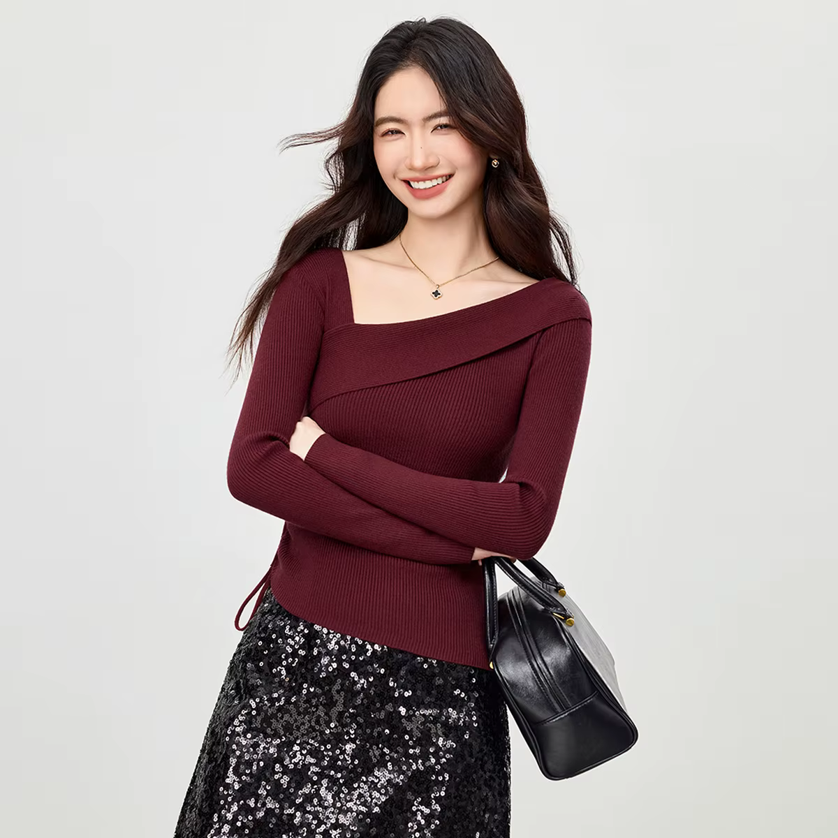 Pulls pour femmes SENTUBILA Automne 2026 – Hauts en maille ajustés avec cordon de serrage latéral et col asymétrique rabattable W53HA3051