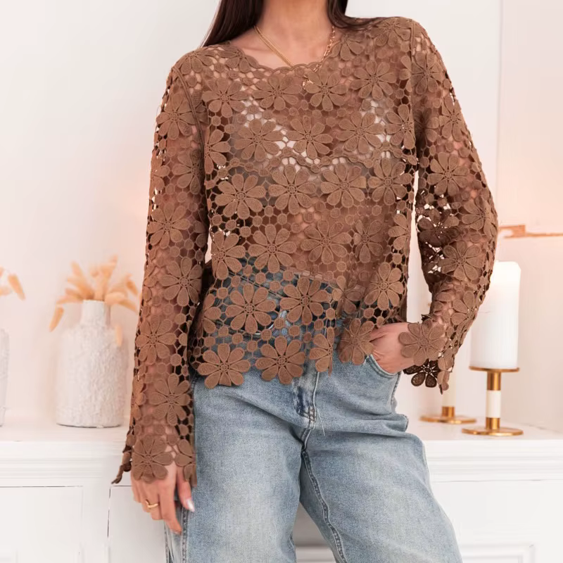 Pull en maille ajourée à motif floral pour femme