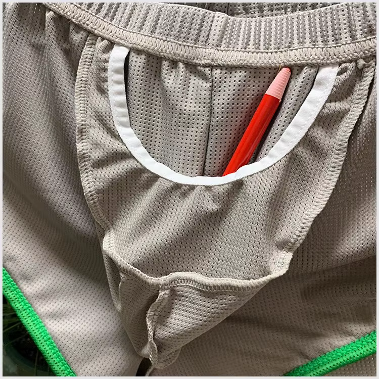 Short en maille extrême pour hommes avec grandes côtés fendus
