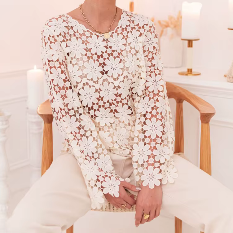 Pull en maille ajourée à motif floral pour femme