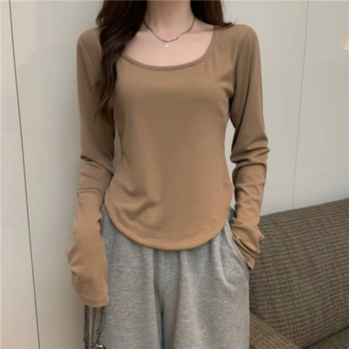 T-shirt à manches longues et col carré pour femme, printemps automne, nouveau, ourlet irrégulier, haut décontracté mince, chemises unies, nouveau streetwear coréen