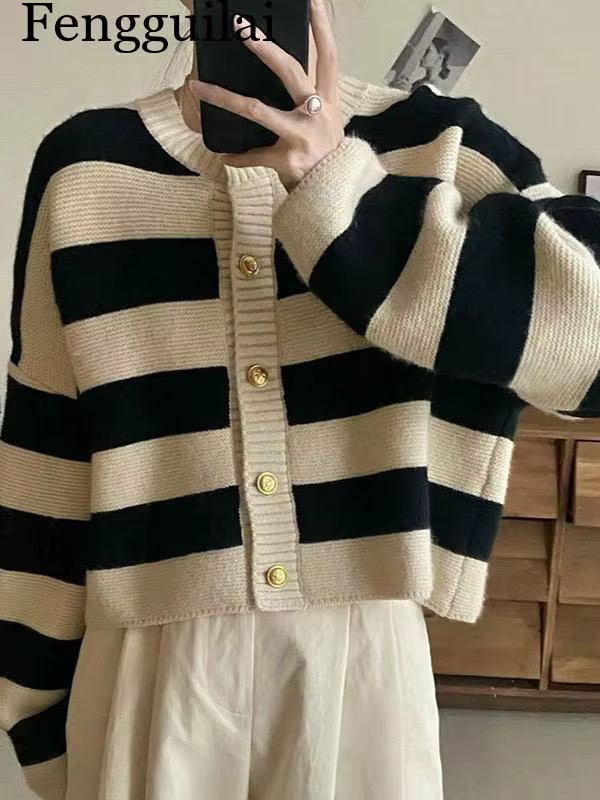 Cardigan rayé en tricot ample pour femme