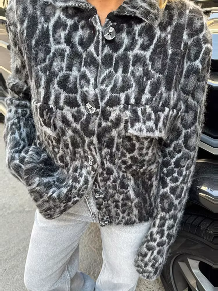 Cardigan en tricot pelucheux imprimé léopard pour femme