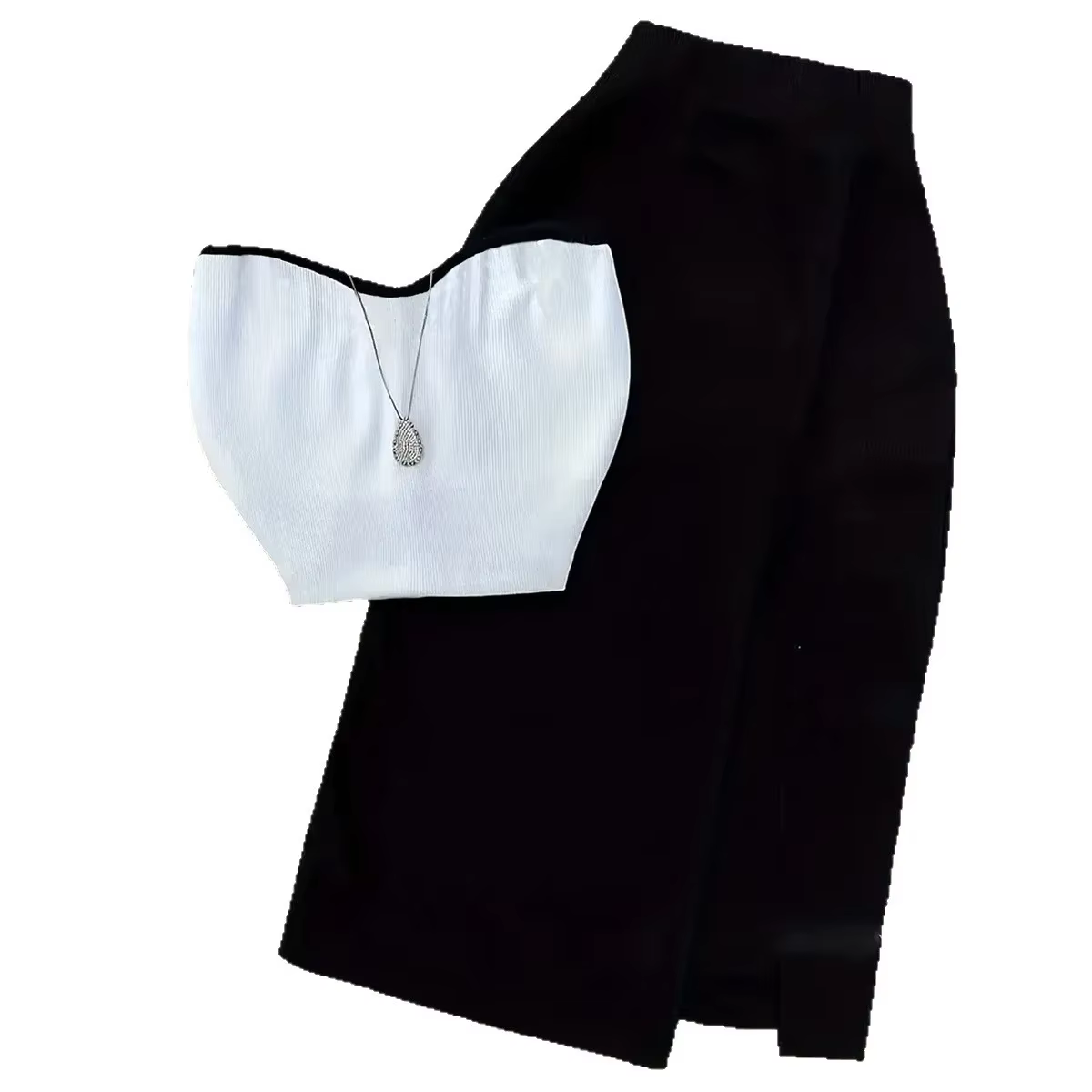 Ensemble deux pièces tricoté transfrontalier