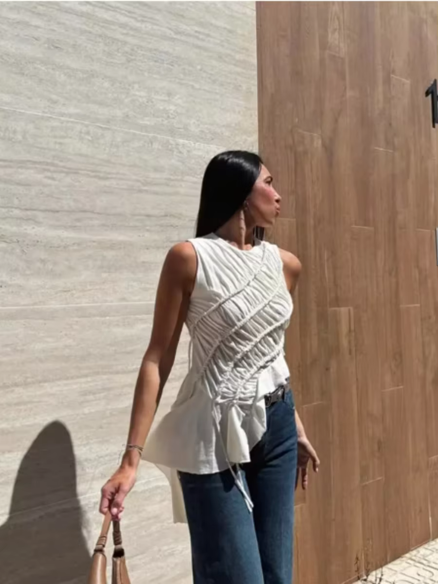 Gilet plissé asymétrique sans manches