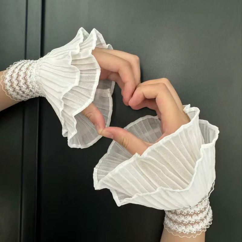 ☞ Manchettes décoratives pour femme en dentelle florale au crochet ajourée, brodées, à volants et à revers, élastiques, pour le poignet