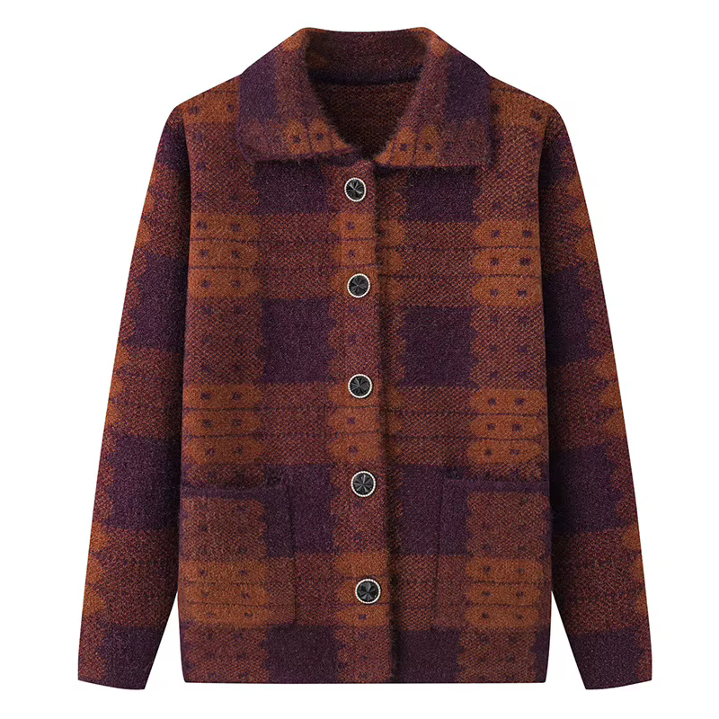 Cardigan en laine à carreaux pour femmes d'âge moyen