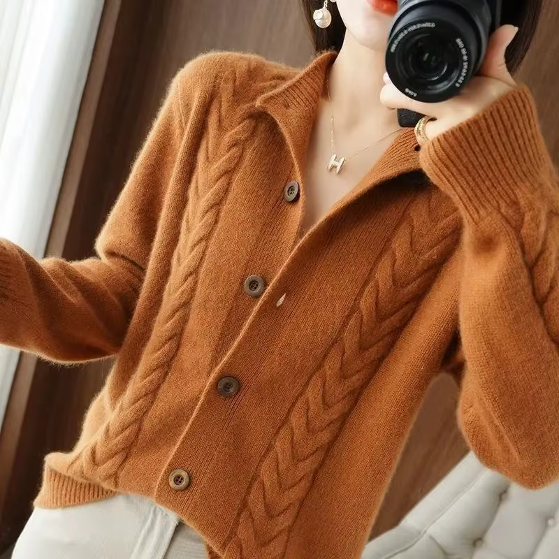 Cardigan tricoté torsadé à col mi-haut pour femme