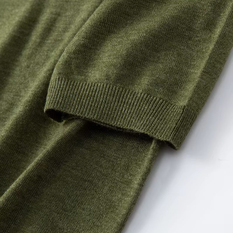 Pull en laine peignée à col rond et manches courtes pour femme