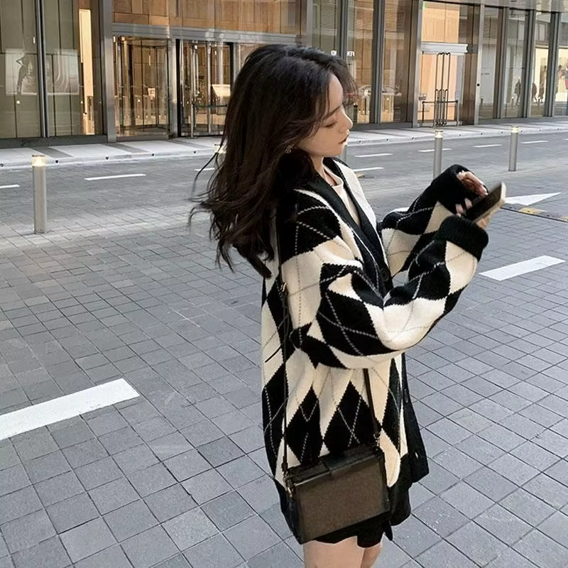 Cardigan à col en V pour femmes, mode coréenne, nouveautés tendance à manches longues, léger, tendance, pull tricoté ample, 2025