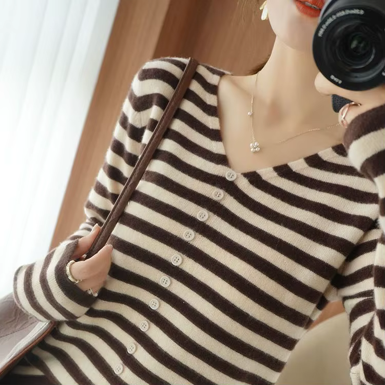 Pulls pour femmes à rayures tendance offre mode 2025 porter au travail