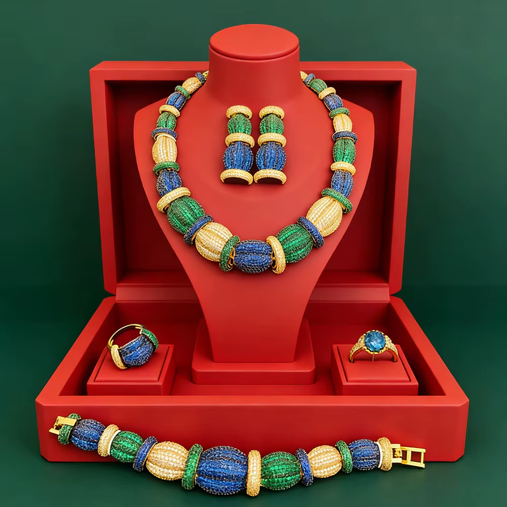 Ensemble de bijoux en maille dorée brillante de haute qualité, nouvelle mode, exquis – Collier ras du cou, boucles d'oreilles, bracelet et bague avec accents en cristal