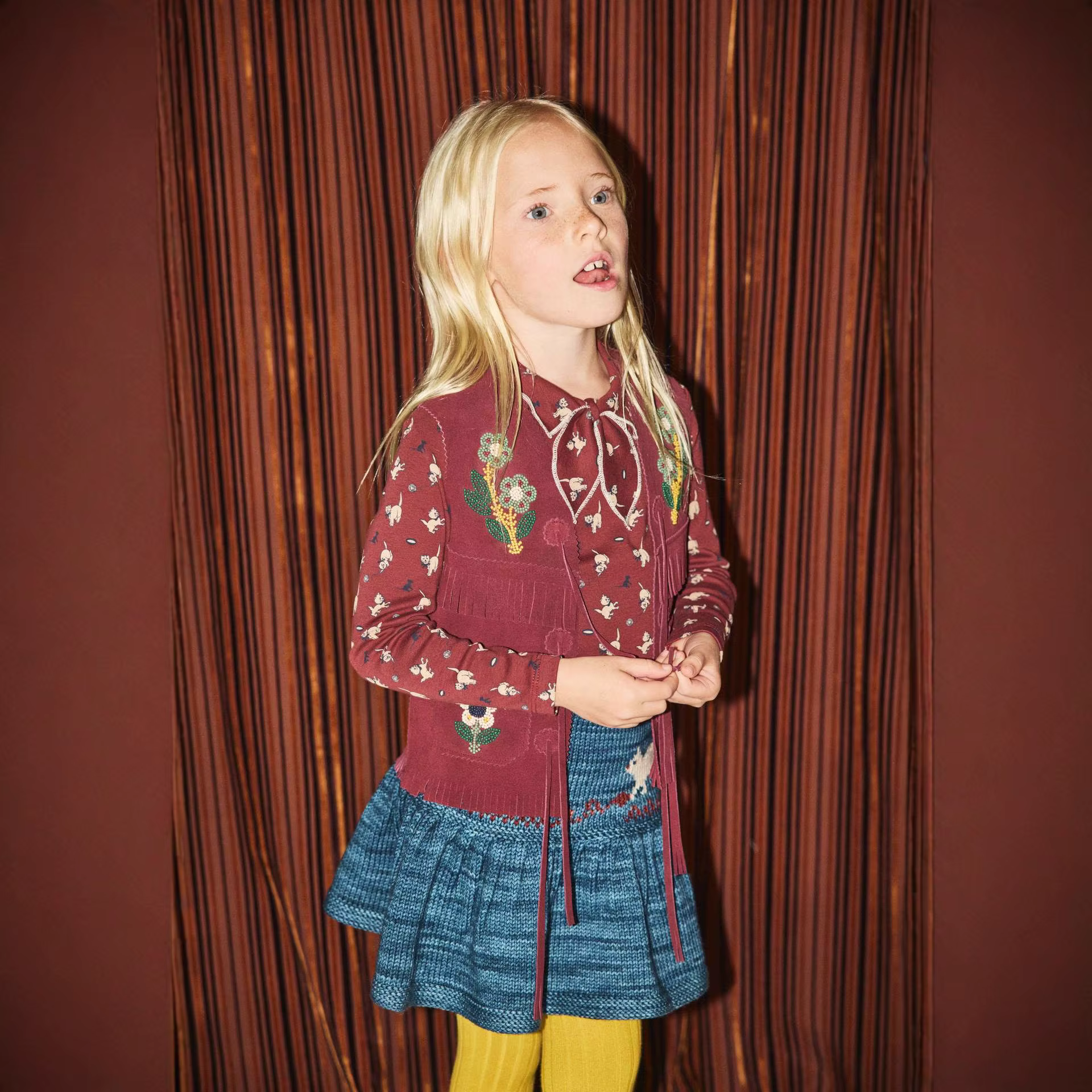 Pull pour enfants 2025, vêtements d'automne et d'hiver pour enfants, série MP Holiday, robe pull en tricot ajouré Vintage pour filles